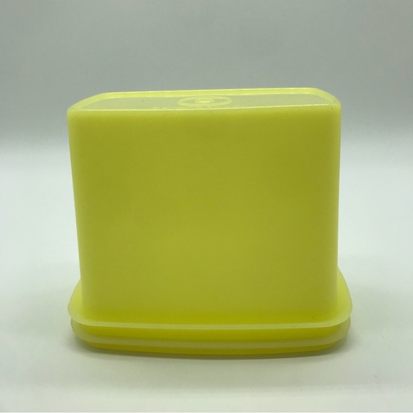 Vintage Retro Yellow Tupperware Storage Container Kitchen With Lid - Picture 9 of 11